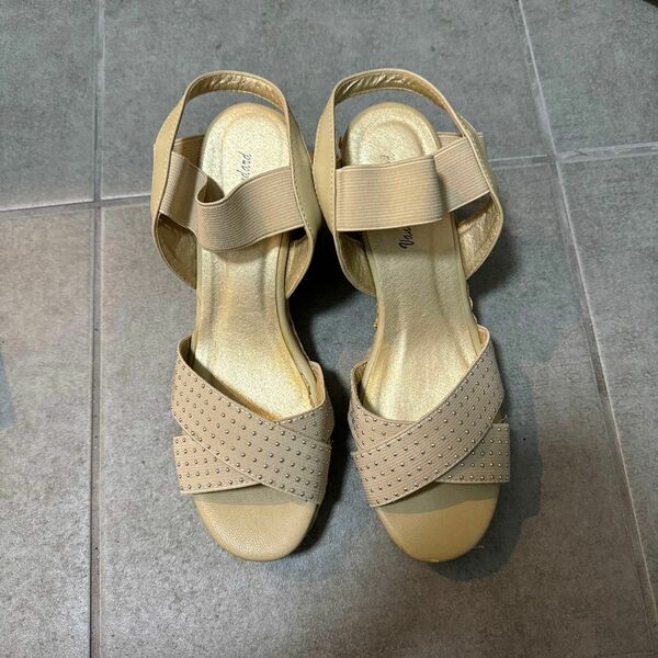 【美品】レディース 女性用 サンダル シューズ 靴 ベージュ 韓国 韓国購入 ストラップサンダル ストラップ付きサンダル 夏