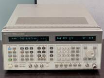 HP 8664A 0.1-3000MHz SYNTHESIZED SIGNAL GENERATOR シンセサイズド信号発生器 ジャンク品_画像1