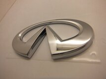 日産　フーガ(Y51,Y51HV)トランクリッドエンブレム INFINITI 15年2月～_画像2