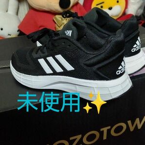 アディダス スニーカー adidas 