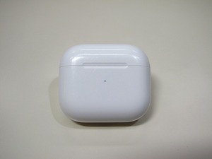 Apple純正 AirPods (第3世代 Lightning 充電ケース) A2897 MPNY3J/A エアーポッズ 充電ケースのみの出品です。