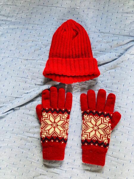 毛糸の手袋と帽子のセット 手袋
