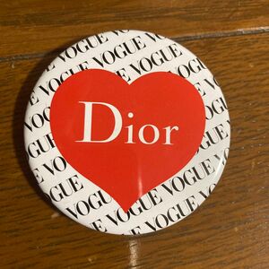 VOGUE　Dior　ヴォーグ　ディオール　缶バッジ　バッヂ　ノベルティ　付録