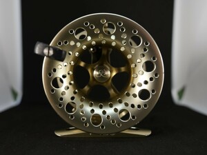 ★数量限定Gold色★River & Stream Reel★wychwood☆★ウィッチウッド☆リバー＆ストリーム☆超軽量！クリック式のフライリールです！