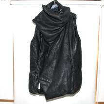 16AW美品 定価245300円 JULIUS ユリウス カバード レザー ダウン ベスト ジャケット size2 M incarnation 557VEM4-BK guidi rick owens_画像6