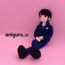 紺スーツのハンサムゆづくん　　紺のスーツver.. あみぐるみ ハンドメイド　羽生結弦くん風_画像3