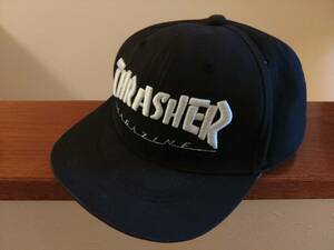 「 THRASHER スラッシャー キャップ ブラック 黒」CAP スナップバック 古着 アメカジ スケーター スケート ロック ルード ストリート 