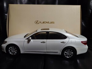 NOREV LS460 LEXUS