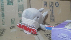 JAWS Lぬいぐるみ 噛みつき ロゴ 30ｃｍ　映画　ビックリ ジョーズ シャーク サメ 送料300円