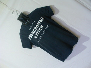 ssy8054 Abercrombie & Fitch アバクロ 半袖 Tシャツ ダークネイビー ■ ロゴアップリケ ■ 刺繍 クルーネック Mサイズ