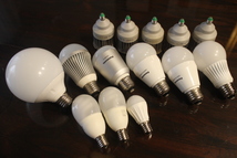 中古です　LED電球12個 /E26 /E17/ E11(ハロゲン互換)+ 電球型蛍光灯2個E17、セットで。_画像1