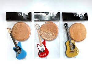 ゆっ茶専用CURT COBAINカートコバーンミニチュアギター2本+ベース1本+4番白いギターの4点セット