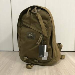 GREGORY BEAMS CLASSIC DAY PACK COYOT BRWN BOYグレゴリー ビームス コラボ 別注 リュック バッグ デイパック コヨーテ ベージュ ビジネス