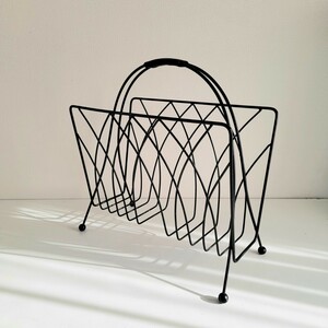  Northern Europe Mid-century modern post modern wire magazine rack case storage bookcase magazine inserting in dust real Vintage 