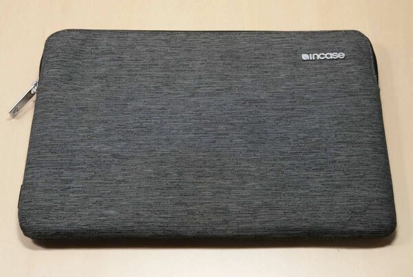 Incase Slim Sleeve with Ecoya for MacBook 12インチ スリーブケース ダークグレイ