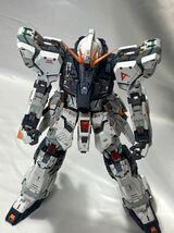 MG 1/100 RX93νガンダム 改修 塗装済完成品 ニューガンダム ガンプラ完成品 NU GUNDAM_画像4