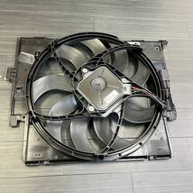 中古 純正 BMW ラジエター電動ファンモーター ラジエターファン 17428641 11番_画像1