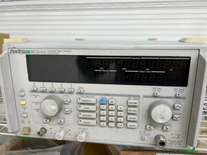 ●Anritsu アンリツ MG3641A シンセサイズド信号発生器 125kHz～1040MHz ●3