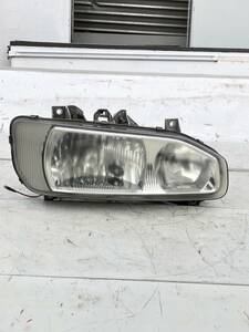  Nissan UDk on to Lux head light headlamp right side driving seat side KOITO 100-25740 Rei829