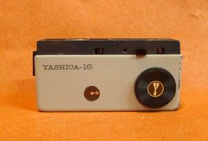 a086 YASHICA-16 YASHINON F35/25mm 小型カメラ ミニカメラ フィルムカメラ サイズ：約 幅11×高さ3.5×奥行5ｃｍ /60