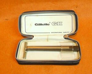a051 Gillette GⅢ 3 カミソリ 剃刀 刃無し アンティーク レトロ ケース付き サイズ：約 幅4×長さ11ｃｍ /60