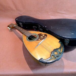 a098 mandolin SUZUKI No.203 size : width approximately 20cm height approximately 63cm depth approximately 15cm/140