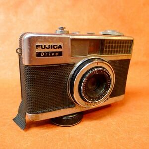 a268 ジャンク FUJICA Drive ハーフカメラ 1:2.8 f=2.8cm サイズ:幅約11.5cm 高さ約9.5cm 奥行約4.5cm/60