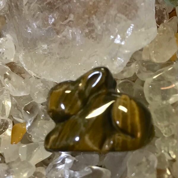 天然石 さざれ水晶おまけ付き　タイガーアイのウサギの置物　1cm 