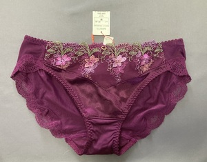 AMO'S STYLE BY Triumph　Mサイズ・紫花柄　ショーツ　アモスタイルレース　プライスタグカット品10214334-M022