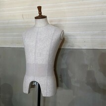 トルソー マネキン ディスプレイ 上半身 店舗什器 インテリア 古着屋 アパレル 什器 美品 高さ110cm 茶色 丸 3_画像2