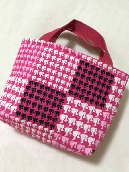 ☆ハンドメイド トートバッグ ミニバッグ サブバッグ お散歩バッグ お弁当袋 ランチバッグ キルト生地 手作り☆