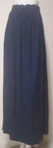 【レディス　濃紺　フレアスカート】ウェストゴム入りシャーリング＆スピンドル、ロングスカート＜ネイビー：ＭーＬ：総丈約95cm＞7798nvy