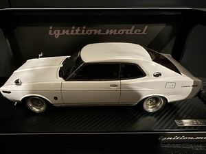 [新品] 1/18 IG3010 Nissan Laurel 2000SGX (C130) Whiteイグニッションモデル ignition model 日産 ローレル 前期 後期 ブタケツ 旧車