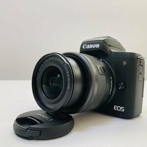 【極美品】Canon EOS Kiss M2 レンズキットEF-M15-45STM人気のブラック ミラーレス一眼レフカメラ標準レンズ　黒ブラック