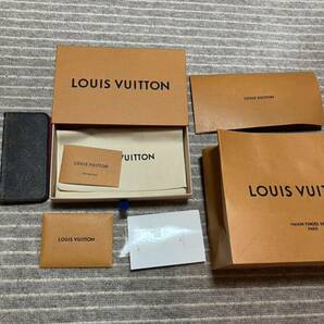 送料無料 ルイ・ヴィトン LOUIS VUITTON ショップ紙袋箱付き 正規品ですがジャンク品 スマホケース iPhoneSE 7.8 傷汚れあり の画像1