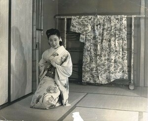 松島進プリント「花柳小菊」　写真　20.8×25.5　「スタイル1949年6月号」掲載　Susumu Matsushima