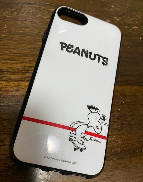 iPhone 7/ 8用ケース SNOOPY peanuts スヌーピー ピーナッツ スケート スケボー 中古 ホワイト系