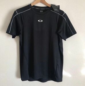 ◆未使用 タグ付◆ OAKLEY オークリー　黒 メンズM　Tシャツ　吸汗速乾　トップス