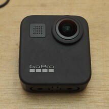 GoPro MAX 純正バッテリー2個 マルチ充電器 3WAY自撮り棒 48LEDビデオライト付 360度カメラ GPS 防水 5.6K動画 超広角13mm 送料無料_画像2