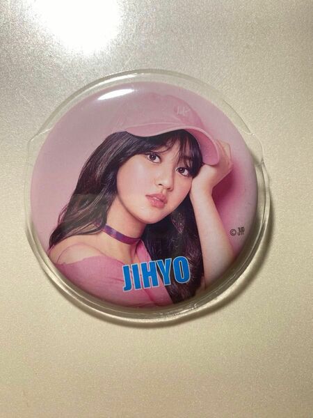 Jihyo 公式缶バッチ　Twice カバー付