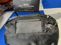 ARCTERYX アークテリクス　INDEX Large Toiletries Bag ラージトイレトリー CarbonCopy 廃盤　定価6000円　税別　新品　タグ付き　未使用_画像1