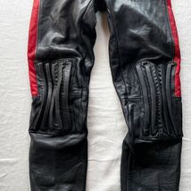 70s ユーロ ヴィンテージ MARS LEATHERS サイドライン パテッド モトクロスパンツ W32 ブラック x レッド レザーパンツ 革パン ライダース_画像4