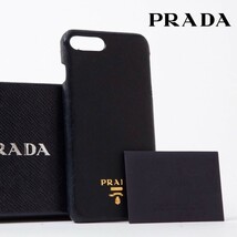 PRADA プラダ iPhoneケース iPhone8＋ スマホケース ブラック ゴールドロゴ メンズ レディース　56-8_画像1