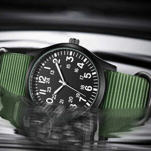メンズ 腕時計 ミリタリーモデル グリーン 3針 防水 新品 未使用 送料無料 アナログ クォーツ カジュアル アウトドア サバゲー サバイバル