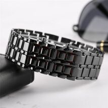 LED デジタル メンズ腕時計 ブルーLED クロームブラック ブレスレットタイプ ステンレスバンド 新品 未使用 送料無料 文字盤レス 近未来型_画像6