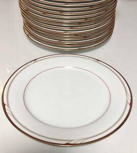 BIG SALE ★★おすすめ★★ MADE IN JAPAN NORITAKE USED PLATES 27cm (19 pcs Set)日本ノリタケ (27cm) (19枚プレートセット)中古です。 