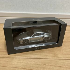 MINICHAMPS ポルシェ　911 ターボS 992 1/43