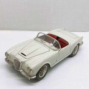 希少★ BBURAGO ブラーゴ 1955年型 ランチアオーレラ B24スパイダー 1/18 ホワイト イタリア製 ビンテージ ミニカー レア 当時物の画像1