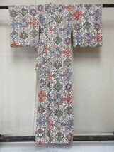 1円 良品 正絹 着物 小紋 縮緬 白 オリエンタル草花 花唐草 おしゃれ 高級 袷 身丈142cm 裄63cm【夢職】★★★_画像3