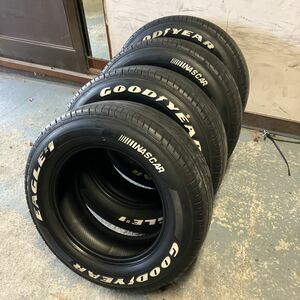 ナスカーホワイトレター　215/65-16 109/107R 4本